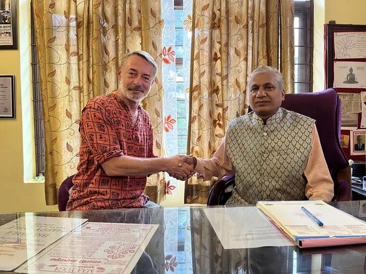 Vaidyaratnam Dr. Rakesh Agarwal &mdash; photograph 11